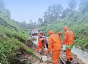 Banjir Rendam Jalur Kereta Api, KAI Divre II Sumbar Alihkan Lintas Perjalanan Banjir 