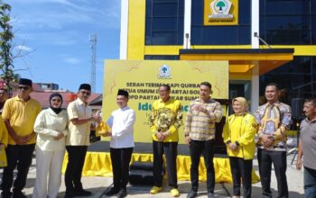 Salurkan 17 Hewan Kurban, Khairunas: Golkar Harus Hadir Ditengah Masyarakat