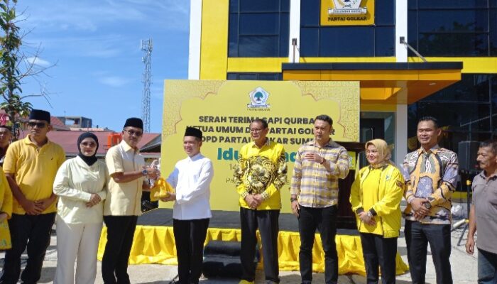 Salurkan 17 Hewan Kurban, Khairunas: Golkar Harus Hadir Ditengah Masyarakat