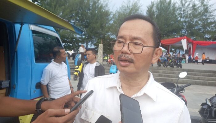 Kanwil Kemenkum Sumbar Hadirkan Layanan Hukum Gratis dan Bazar UMKM di Pantai Padang